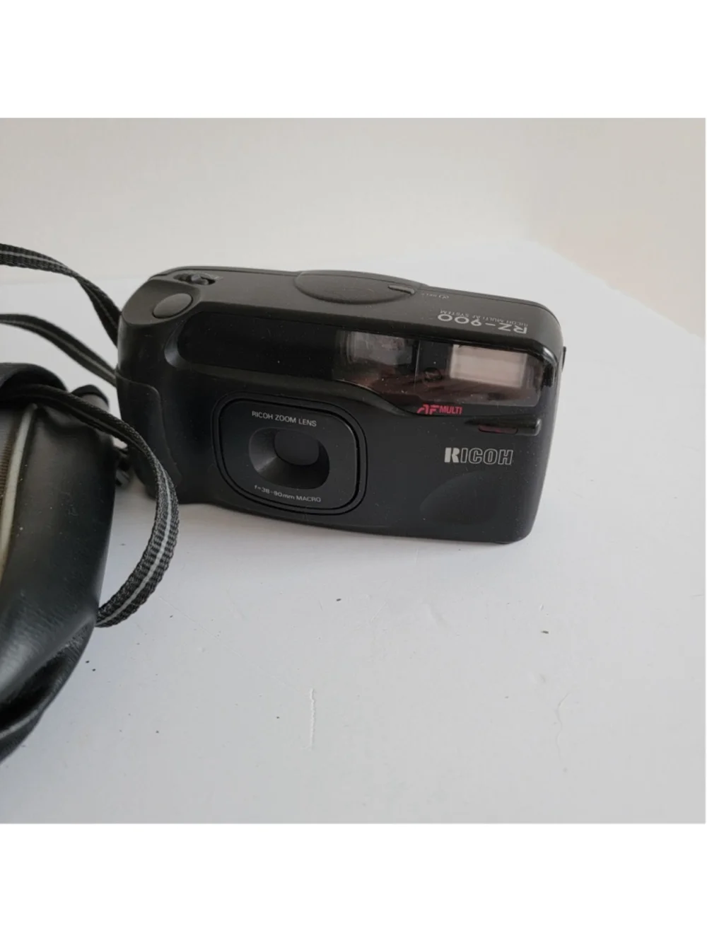 Ricoh Truzoom RZ-900 35mm Point & Shoot Film Camera 90s Vintage Case